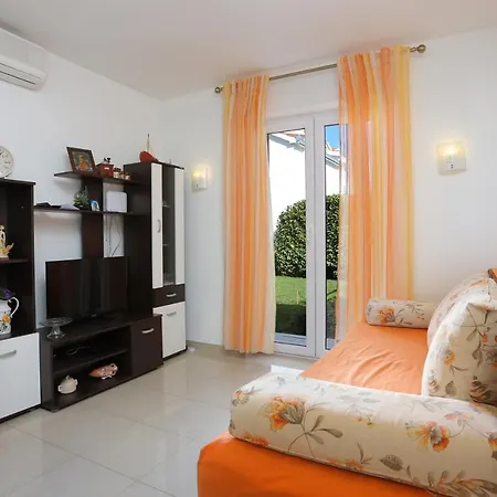 Family Friendly House With A Parking Space - 19247 * Trogir