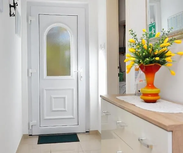Family Friendly House With A Parking Space - 19247 Casa vacanze *