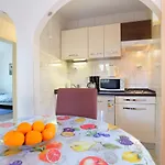 Family Friendly House With A Parking Space - 19247 *