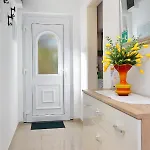Family Friendly House With A Parking Space - 19247 Vikendica *