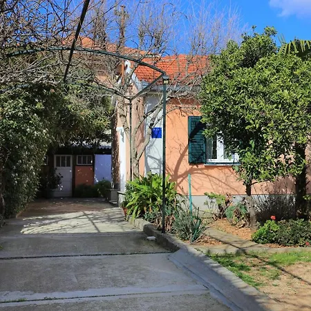 Ferienhaus Family Friendly House With A Parking Space - 19247