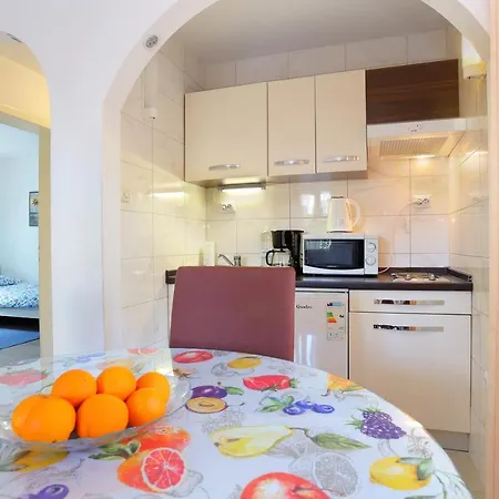 Family Friendly House With A Parking Space - 19247 *